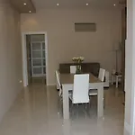 לינה וארוחת בוקר La Maison