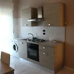 La Maison לינה וארוחת בוקר 4*