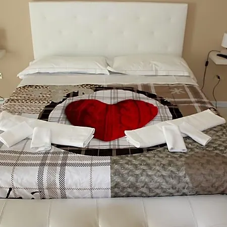 La Maison Bed & Breakfast 4*